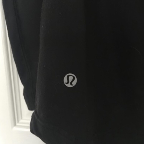 Lululemon Run Layer - Picture 5 of 9